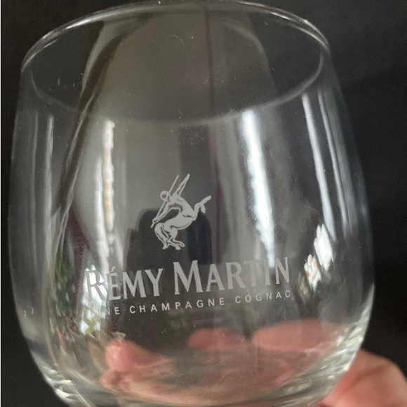 Remy Martin Etched Glasses Fine Champagne Cognac Glasses Nice! Set Of 2- Ltd.Ed. - Picture 3 of 4